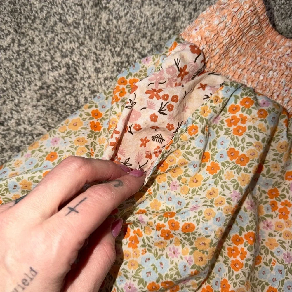American Eagle Outfitters Peach and Pink Floral Smocked Top - Picture 4 of 6